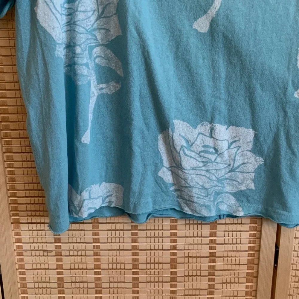 We The Free Blue Floral Short Sleeve Tee Tag Still On Size Medium - Picture 5 of 12